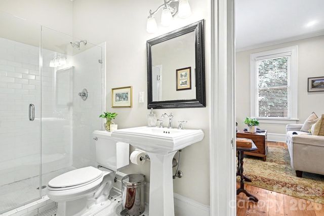 314 E Kingston Avenue E, Charlotte, NC 28203