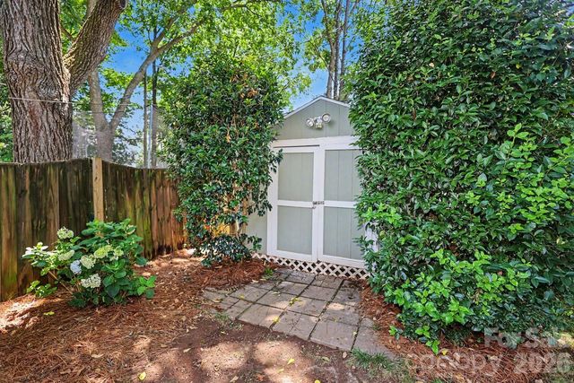 314 E Kingston Avenue E, Charlotte, NC 28203