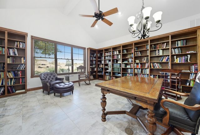 7940 Minarcik Road, New Ulm, TX 78950