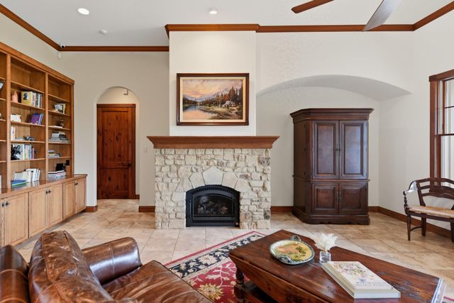 7940 Minarcik Road, New Ulm, TX 78950