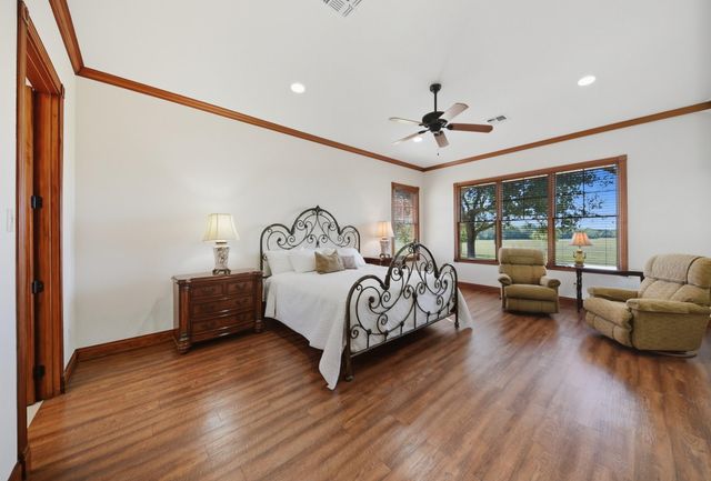 7940 Minarcik Road, New Ulm, TX 78950