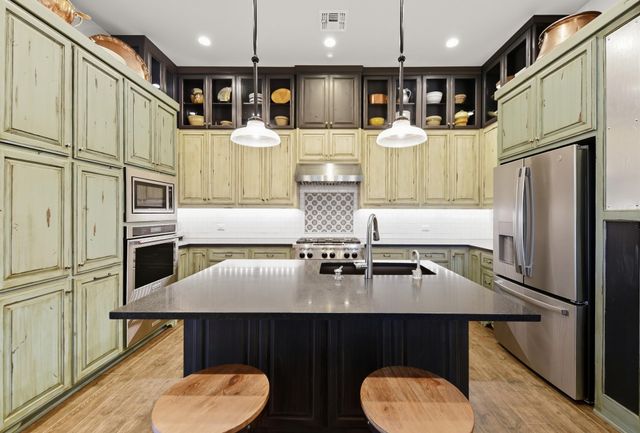 7940 Minarcik Road, New Ulm, TX 78950