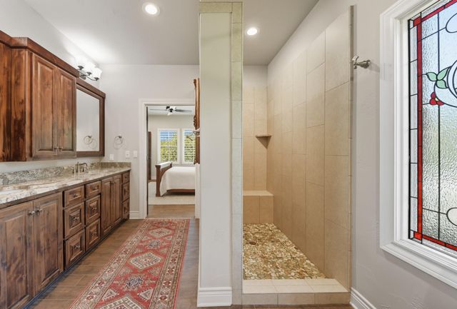 7940 Minarcik Road, New Ulm, TX 78950