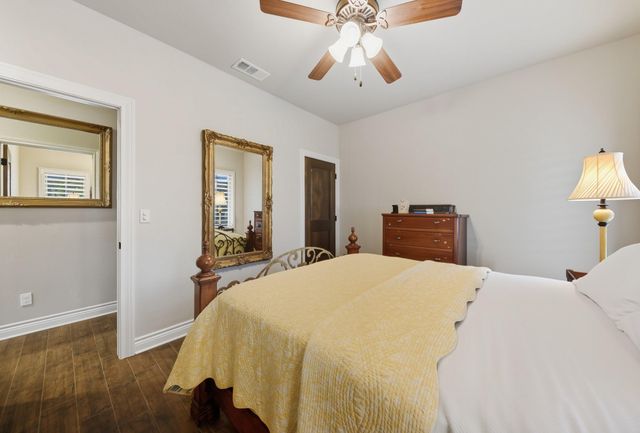 7940 Minarcik Road, New Ulm, TX 78950