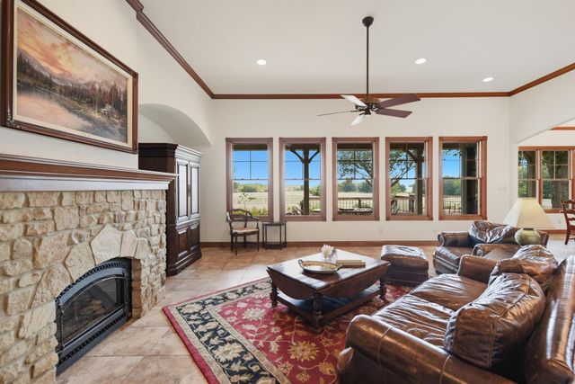 7940 Minarcik Road, New Ulm, TX 78950