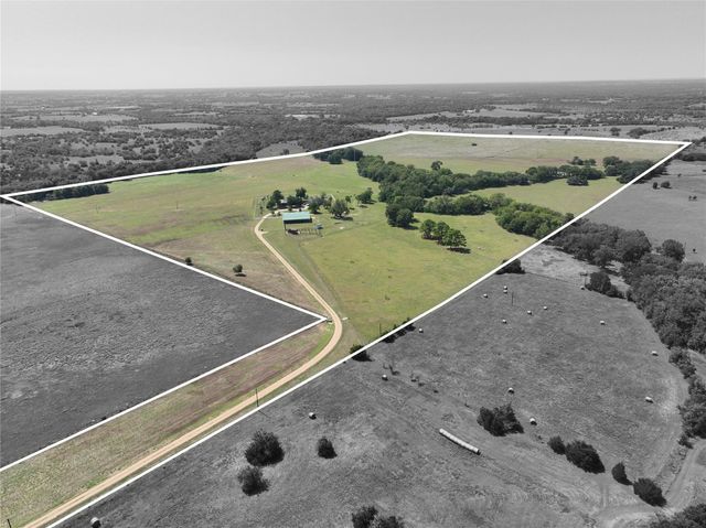 7940 Minarcik Road, New Ulm, TX 78950