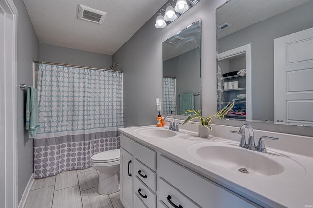 2938 Donna Dee Drive, Evansville, IN 47725