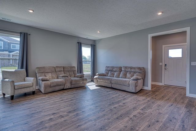 2938 Donna Dee Drive, Evansville, IN 47725