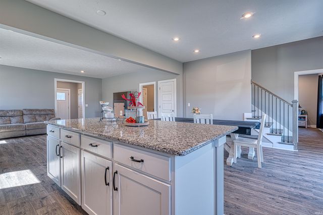 2938 Donna Dee Drive, Evansville, IN 47725