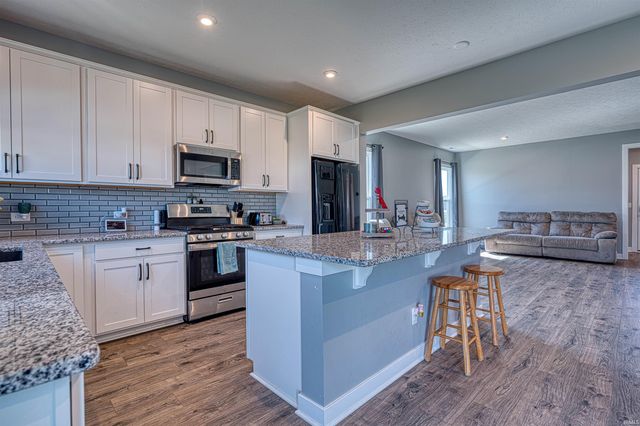 2938 Donna Dee Drive, Evansville, IN 47725