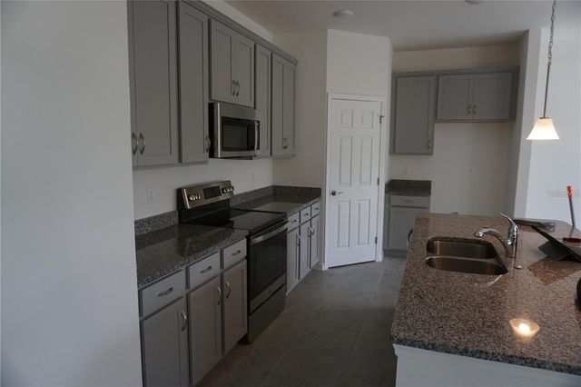 1538 BLUE LAGOON CIRCLE, Mascotte, FL 34753