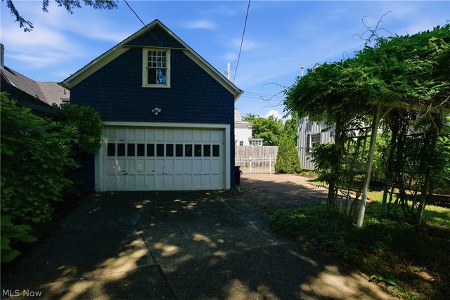 1111 Juliana Street, Parkersburg, WV 26101