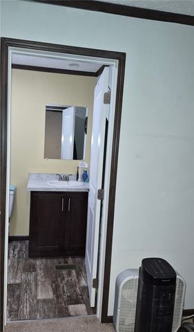 27 Manor Dr, Smith, PA 15019