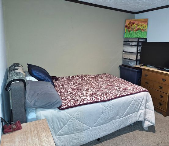 27 Manor Dr, Smith, PA 15019