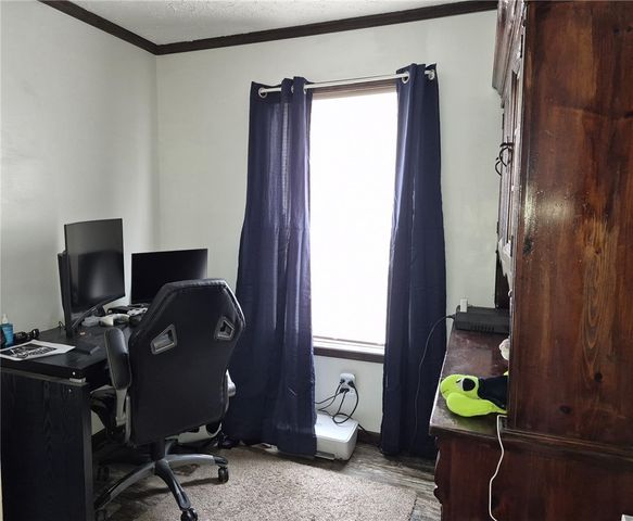 27 Manor Dr, Smith, PA 15019