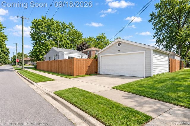 193 Lakewood Street, Detroit, MI 48215