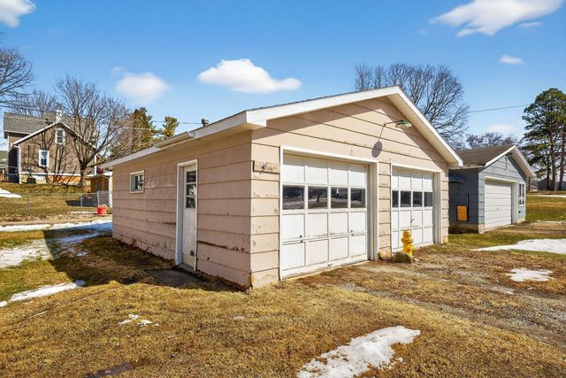 105 North Street NE, Preston, MN 55965