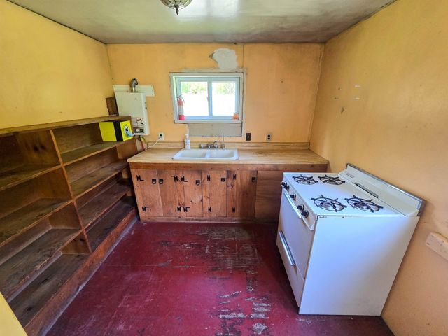 990 Daniels West Road, Albany, VT 05820