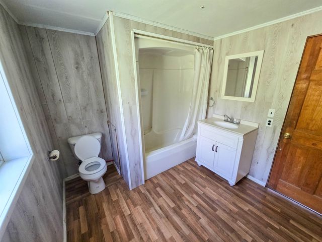 990 Daniels West Road, Albany, VT 05820