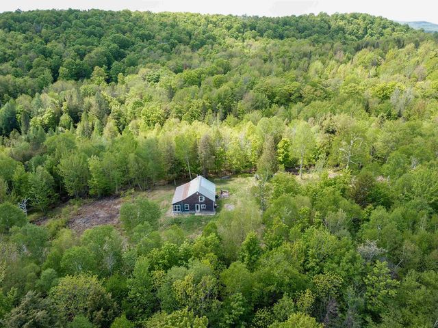 990 Daniels West Road, Albany, VT 05820