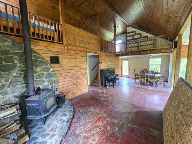 990 Daniels West Road, Albany, VT 05820