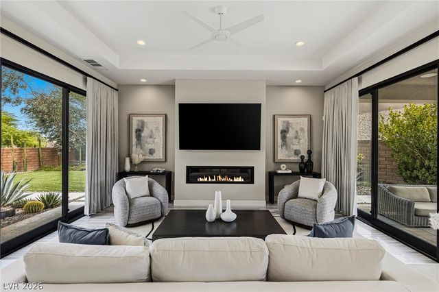 1 Garden Shadow Lane, Las Vegas, NV 89135