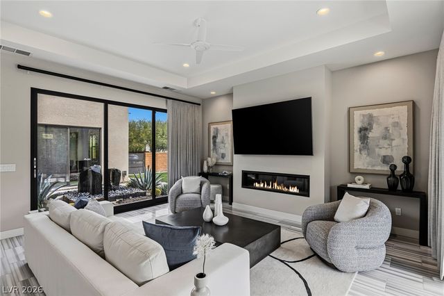 1 Garden Shadow Lane, Las Vegas, NV 89135