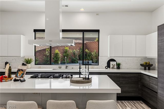 1 Garden Shadow Lane, Las Vegas, NV 89135