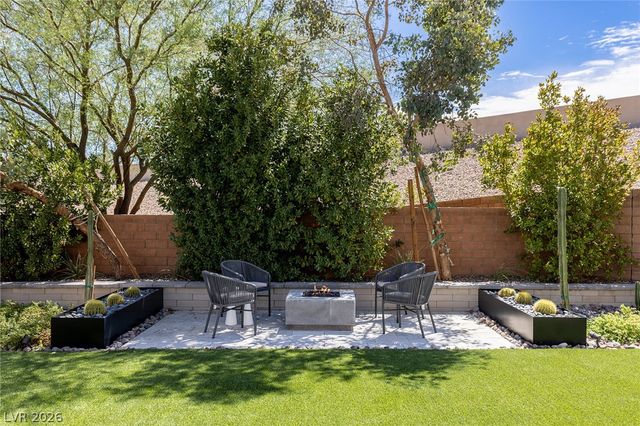 1 Garden Shadow Lane, Las Vegas, NV 89135