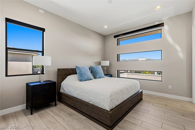 1 Garden Shadow Lane, Las Vegas, NV 89135