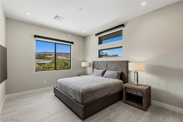1 Garden Shadow Lane, Las Vegas, NV 89135