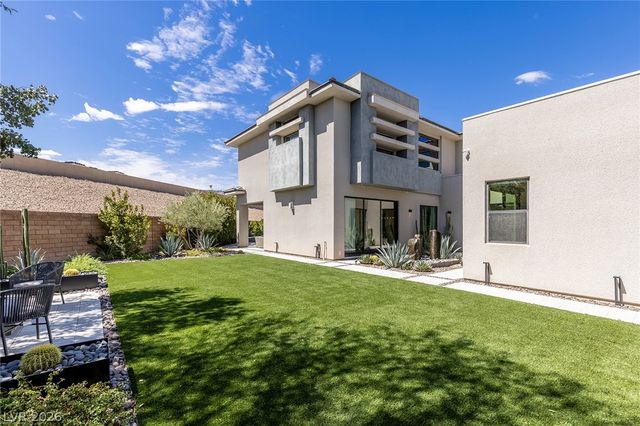 1 Garden Shadow Lane, Las Vegas, NV 89135