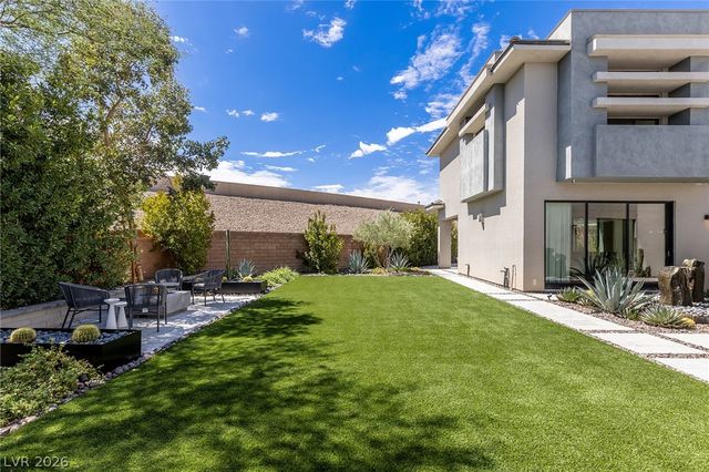 1 Garden Shadow Lane, Las Vegas, NV 89135