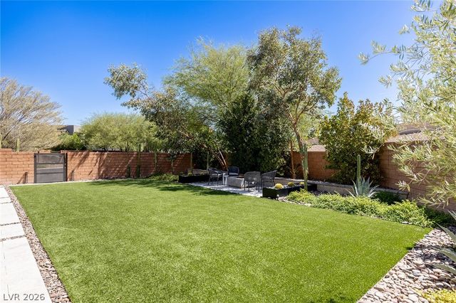 1 Garden Shadow Lane, Las Vegas, NV 89135