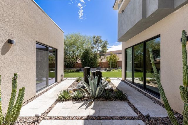 1 Garden Shadow Lane, Las Vegas, NV 89135