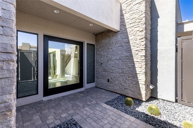 1 Garden Shadow Lane, Las Vegas, NV 89135