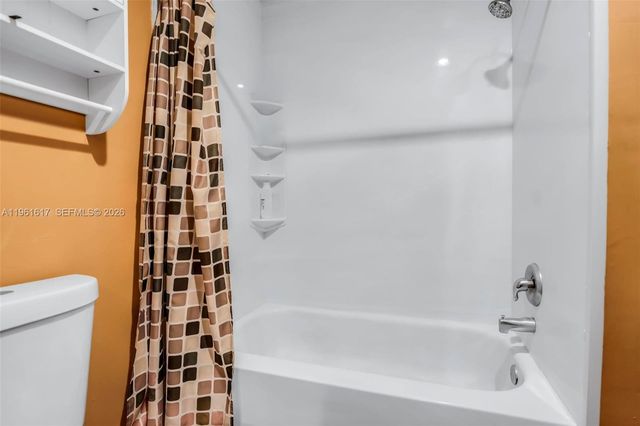 7345 NW 75th St, Tamarac, FL 33321