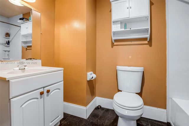 7345 NW 75th St, Tamarac, FL 33321