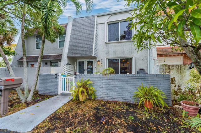 7345 NW 75th St, Tamarac, FL 33321