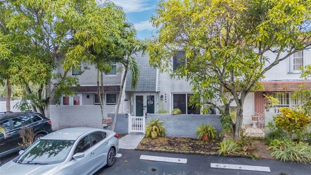 7345 NW 75th St, Tamarac, FL 33321