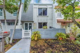 7345 NW 75th St, Tamarac, FL 33321