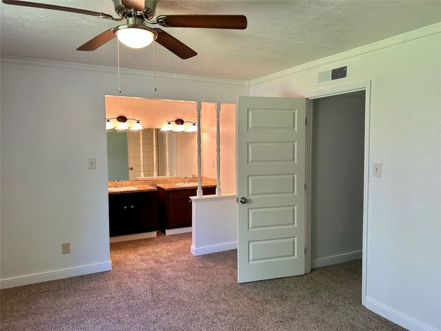 3816 Seven Gables Street, Fort Worth, TX 76133