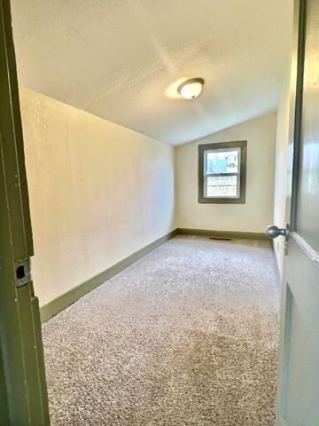 906 E Cale Street, Monett, MO 65708