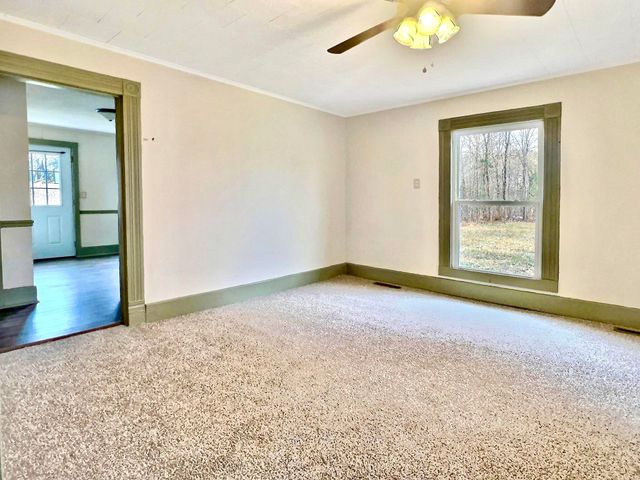 906 E Cale Street, Monett, MO 65708