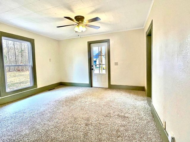 906 E Cale Street, Monett, MO 65708