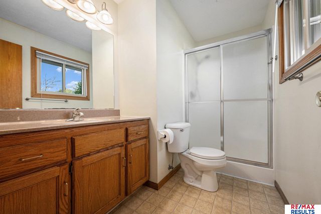 912 Bordeaux Avenue, Bellevue, NE 68123