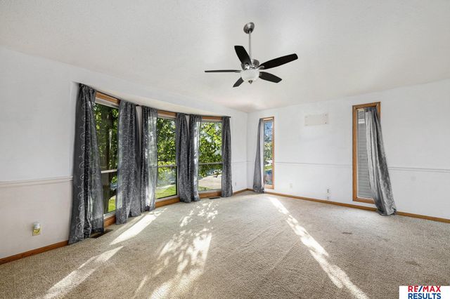 912 Bordeaux Avenue, Bellevue, NE 68123