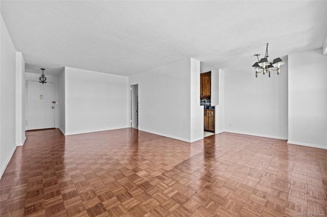 555 Kappock Avenue 21K, Bronx, NY 10463