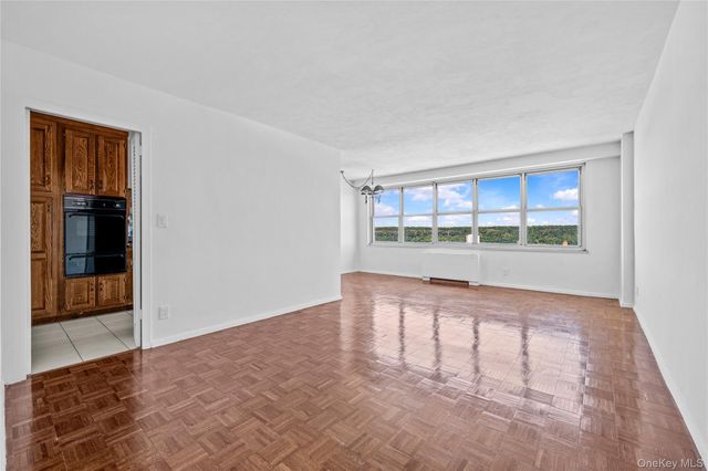 555 Kappock Avenue 21K, Bronx, NY 10463