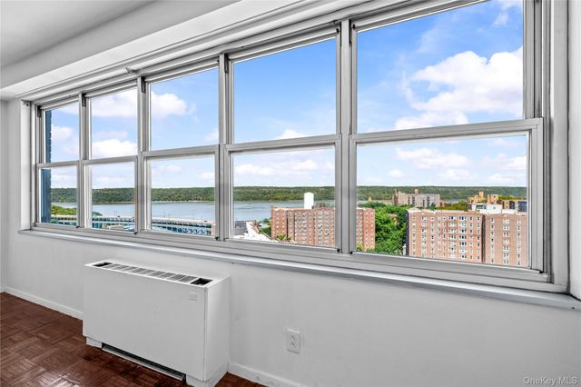 555 Kappock Avenue 21K, Bronx, NY 10463